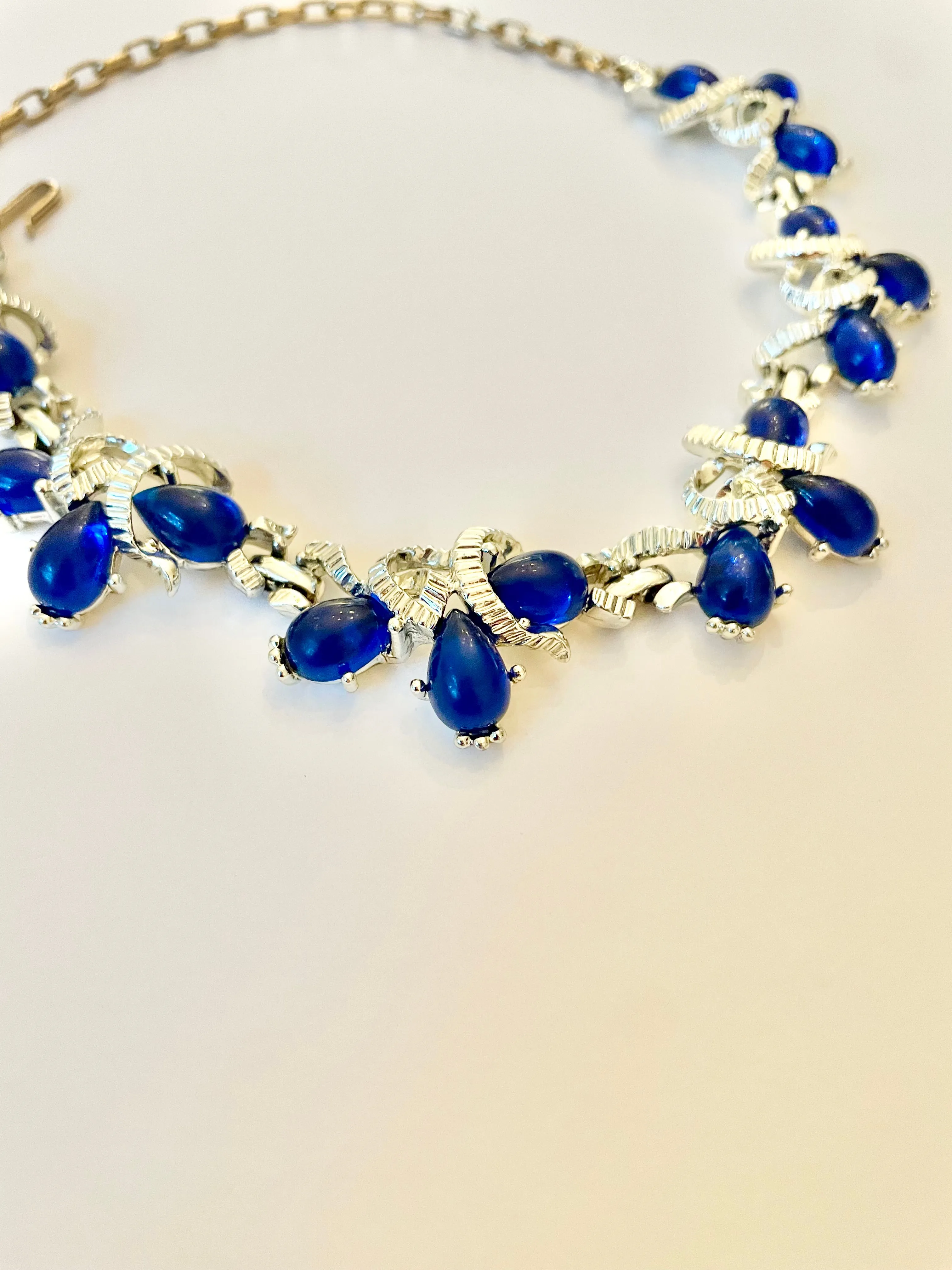 1960's stunning sapphire collar necklace... so elegant