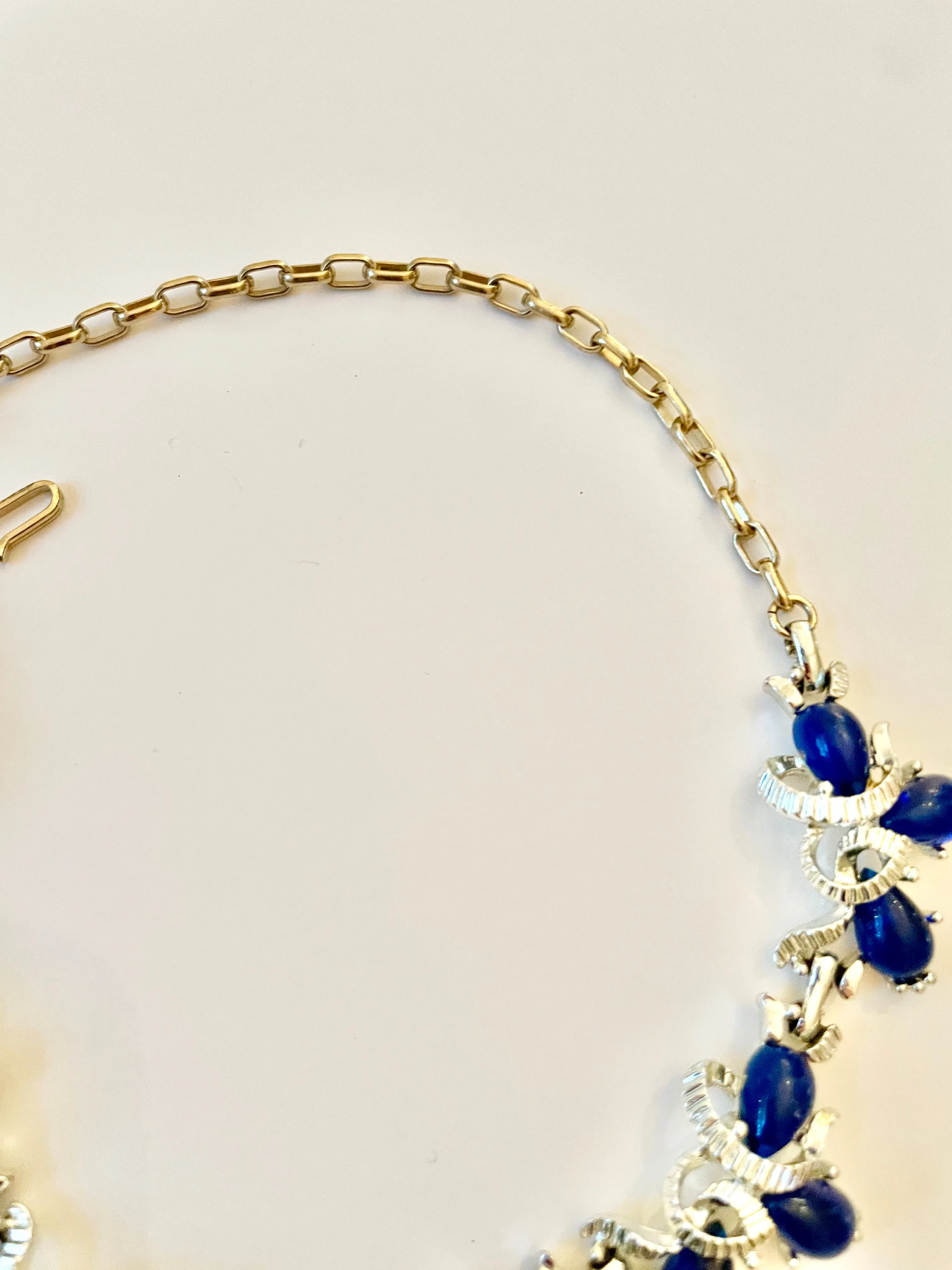 1960's stunning sapphire collar necklace... so elegant