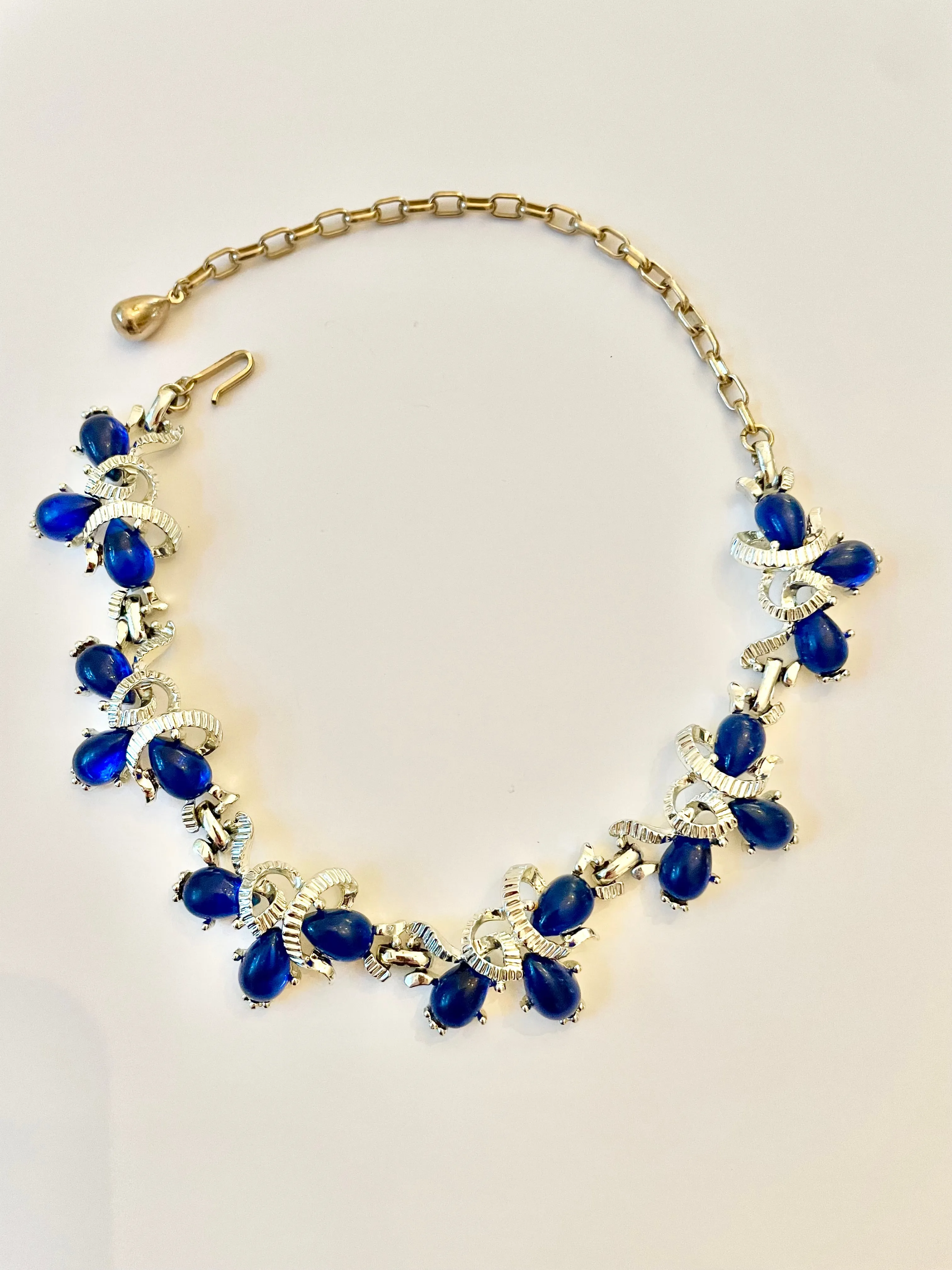 1960's stunning sapphire collar necklace... so elegant