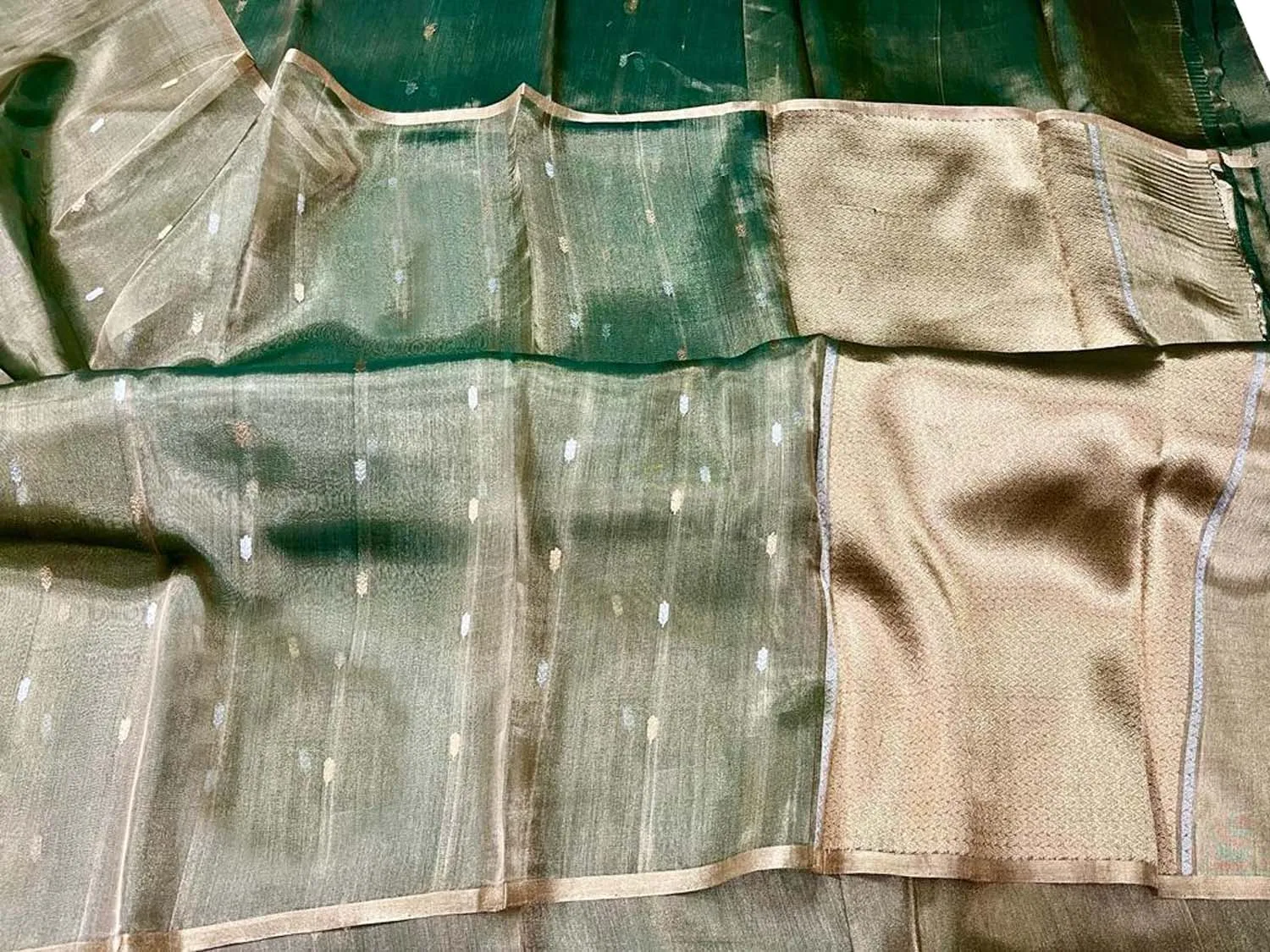 Exquisite Green Banarasi Handloom Pure Tissue Silk Sona Roopa Saree