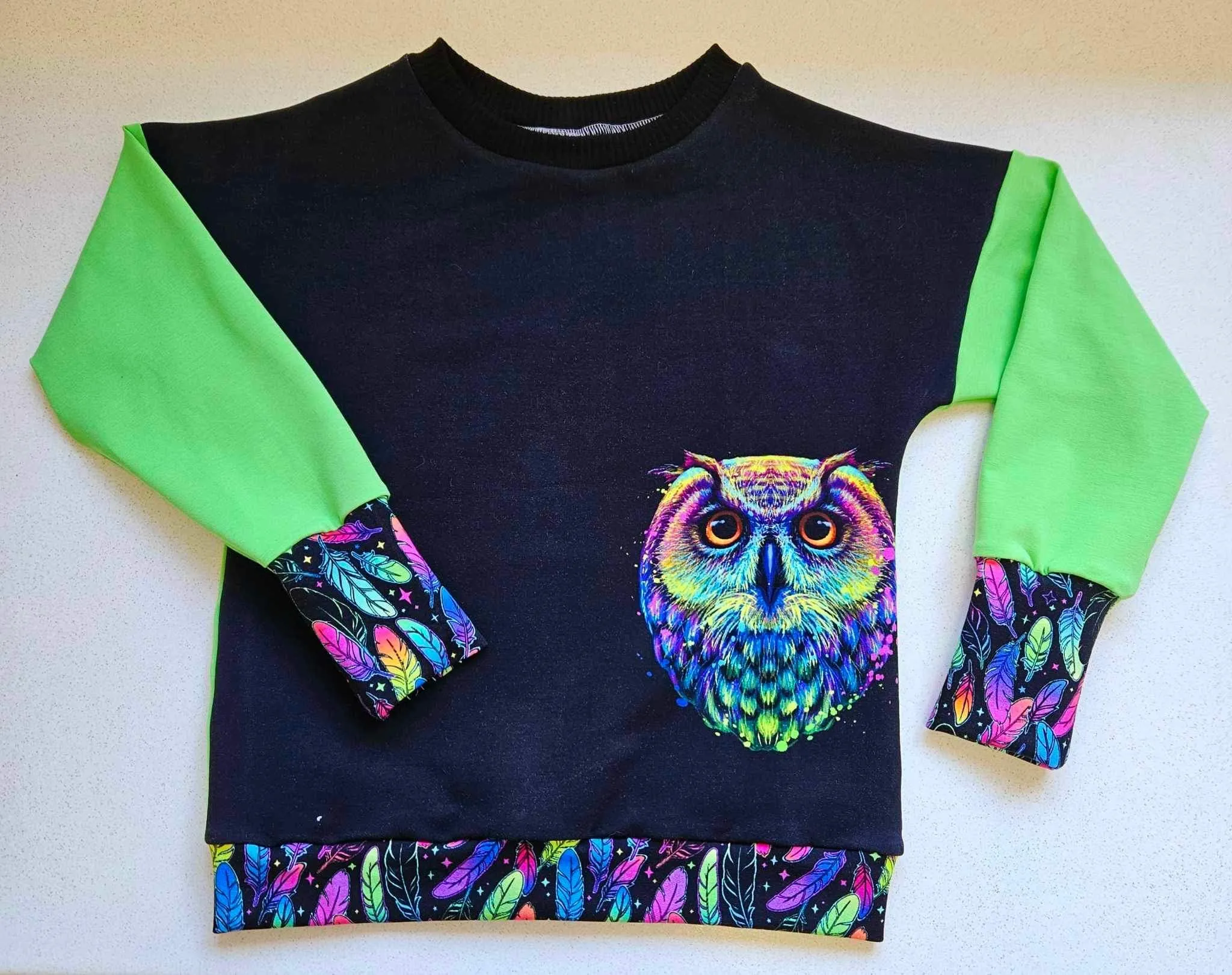 THEME 24 - Neon Owl 1m Panel