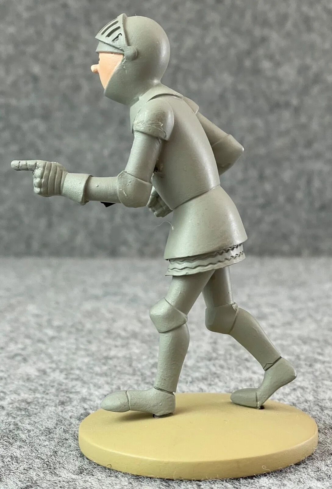 Tintin Figurines Officielle #49 Tintin in Armour: America Herge Resin model Figu